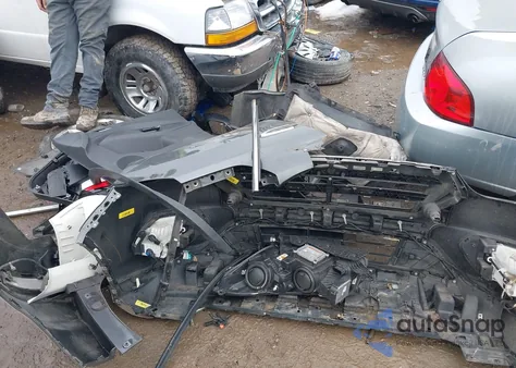 2019 Ford Escape Titanium z USA, uszkodzony, nr VIN 1FMCU9J91KUB74301